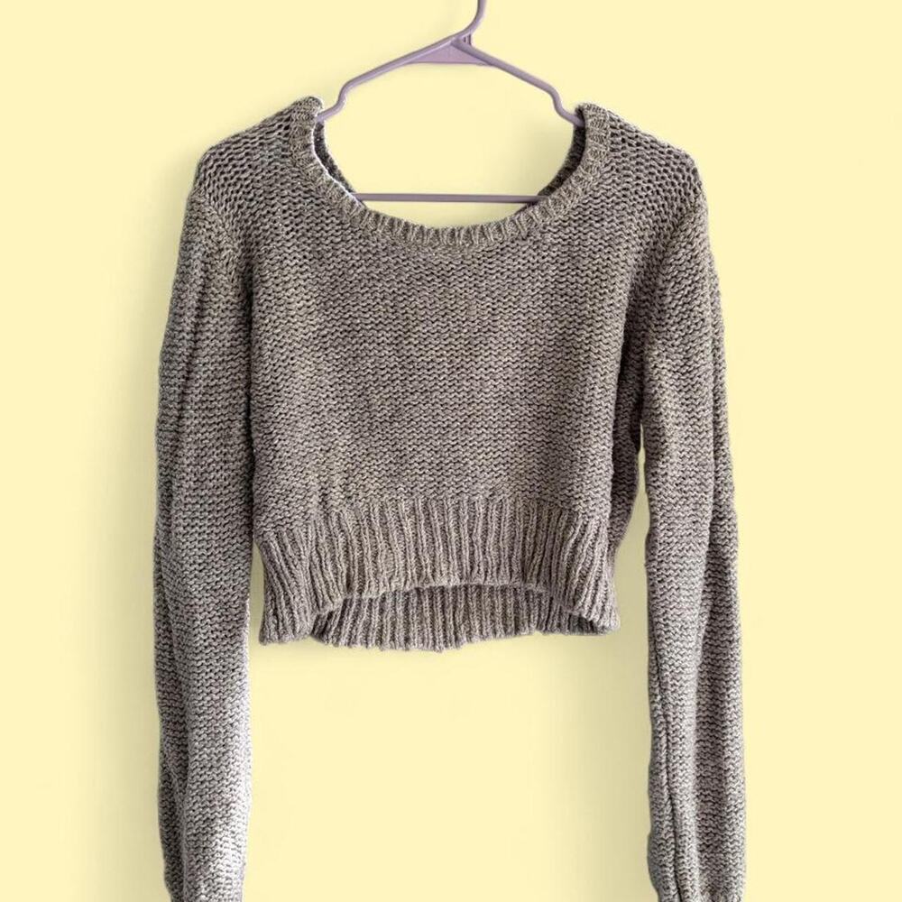 2010s bethany mota grey sweater